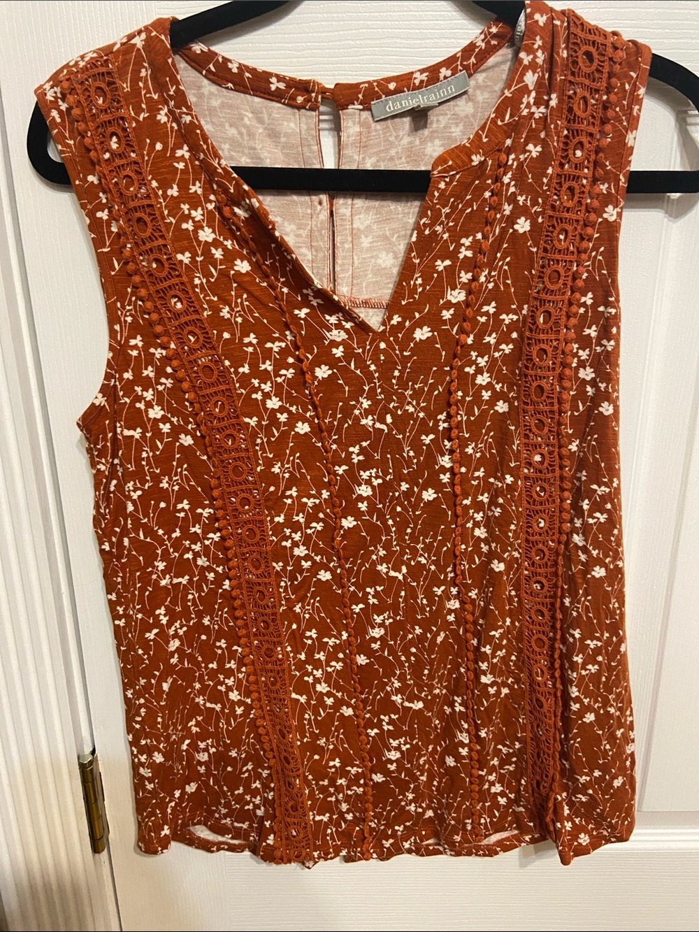Daniel Rainn Rust and White Floral Lace-Trim Sleeveless Camisole
